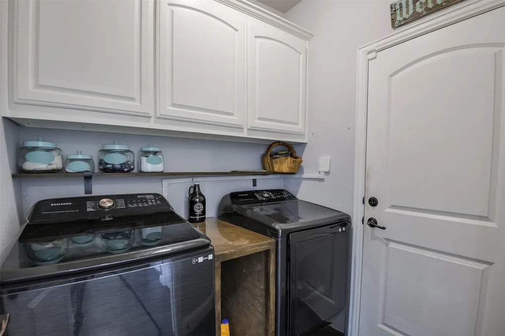 161 Laurie Lane Waxahachie, TX 75165