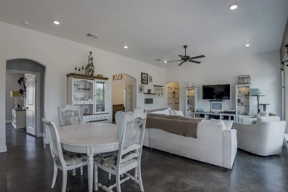 161 Laurie Lane Waxahachie, TX 75165