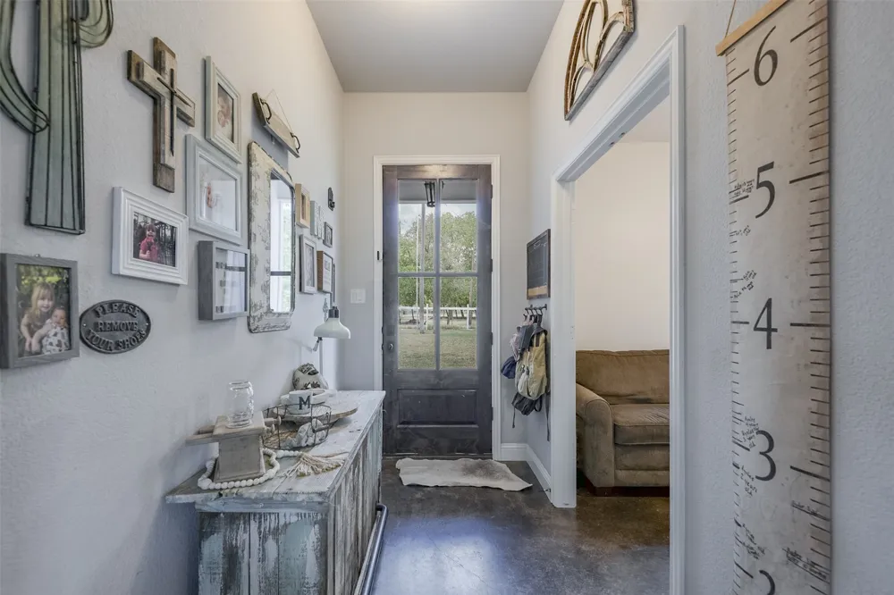 161 Laurie Lane Waxahachie, TX 75165