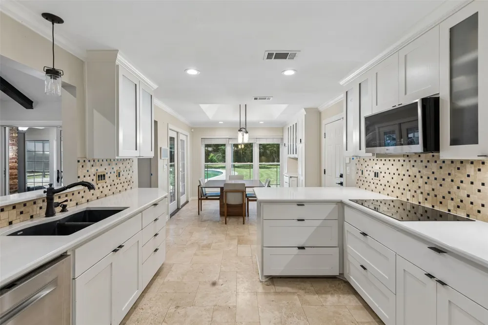 160 Cedarcrest Lane Double Oak, TX 75077