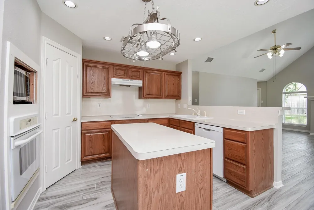 2214 Meadows Boulevard League City, TX 77573