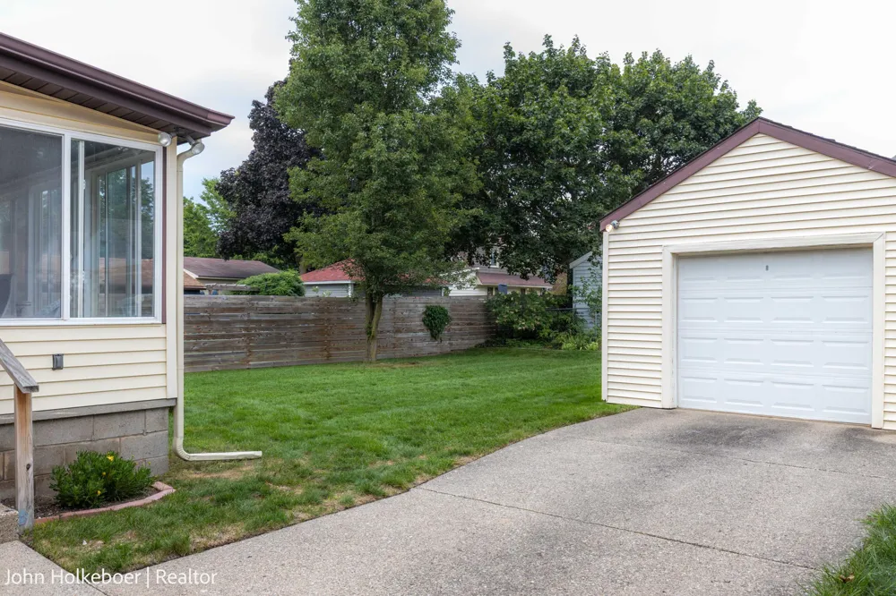 2226 College Avenue SE Grand Rapids, MI 49507