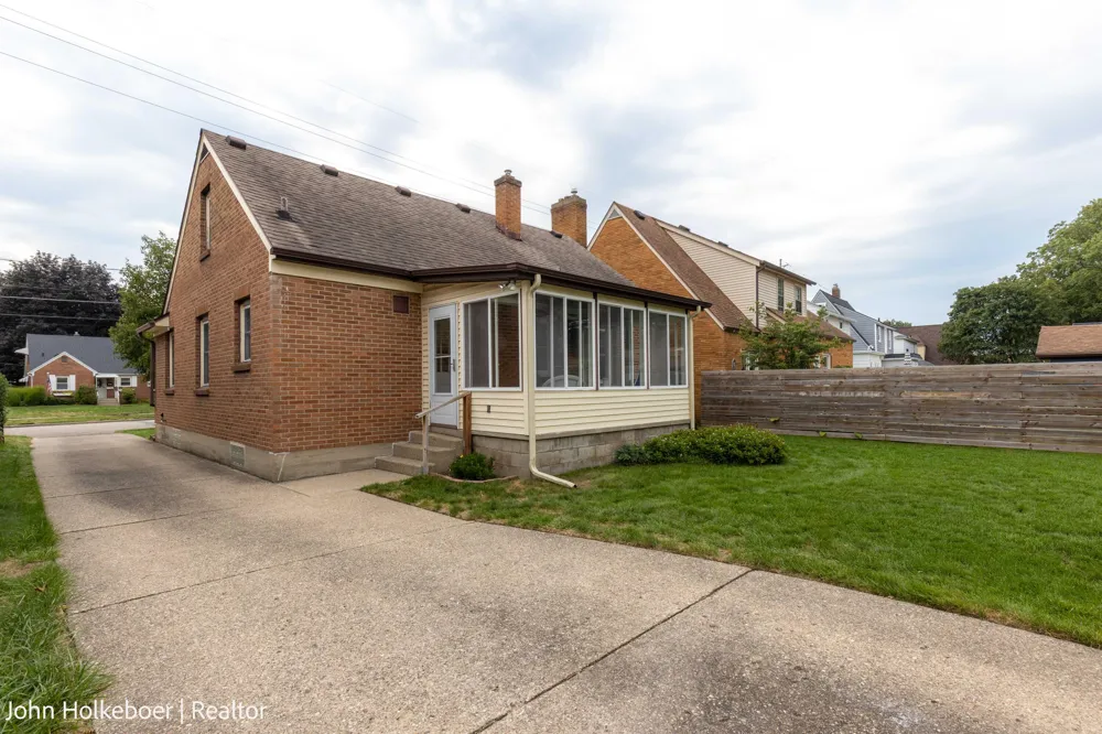 2226 College Avenue SE Grand Rapids, MI 49507