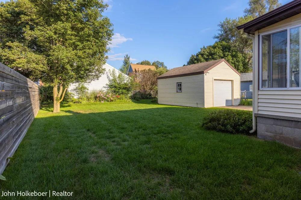 2226 College Avenue SE Grand Rapids, MI 49507