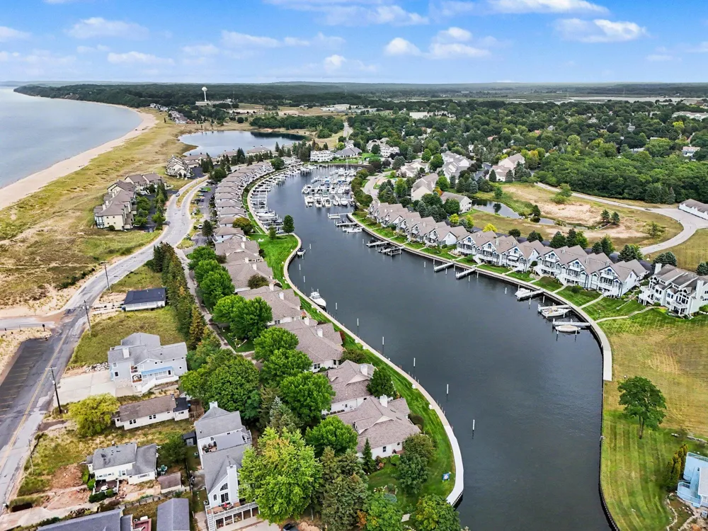 1 Harbor Point Lane Manistee, MI 49660