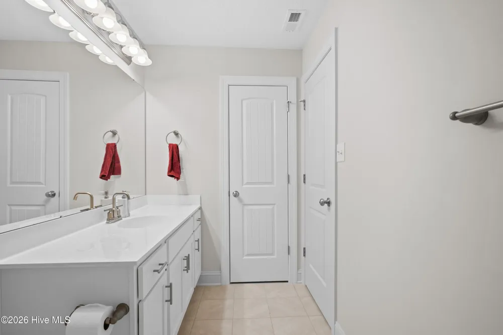 1818 Olde Towne Pointe Boulevard Jacksonville, NC 28546