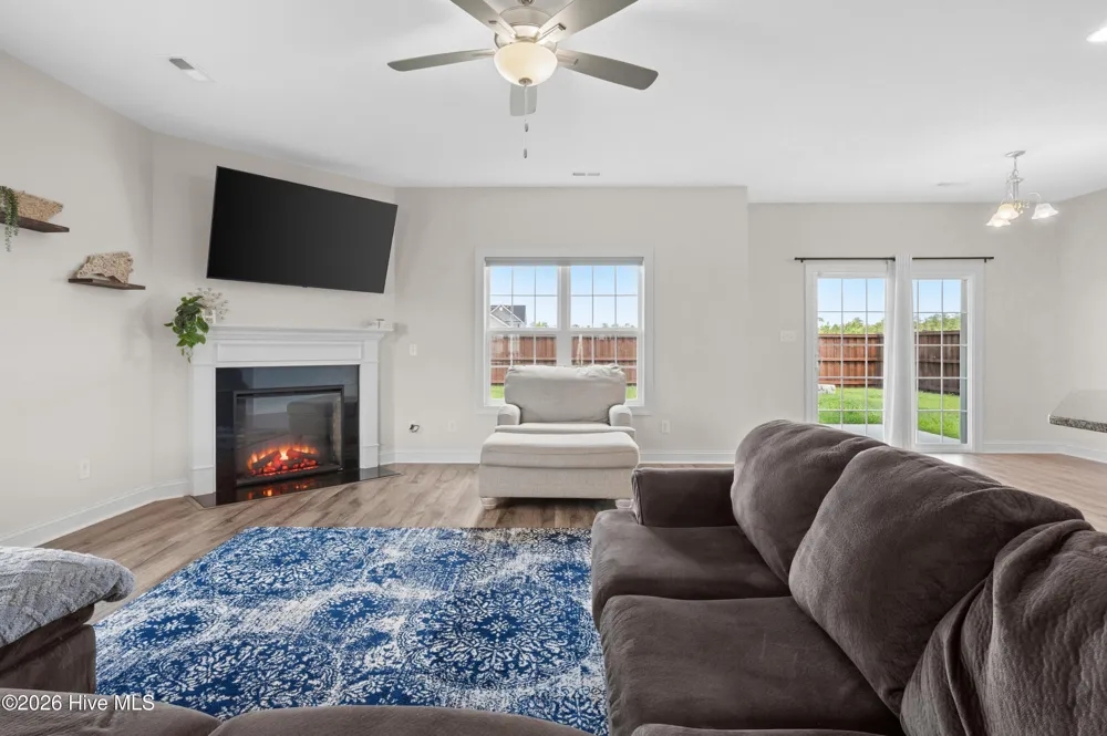 1818 Olde Towne Pointe Boulevard Jacksonville, NC 28546