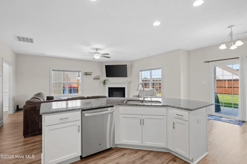 1818 Olde Towne Pointe Boulevard Jacksonville, NC 28546
