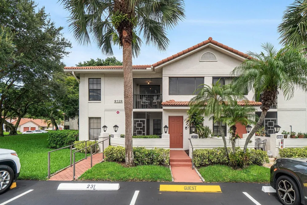 9729 SILLS DRIVE E #201 Boynton Beach, FL 33437