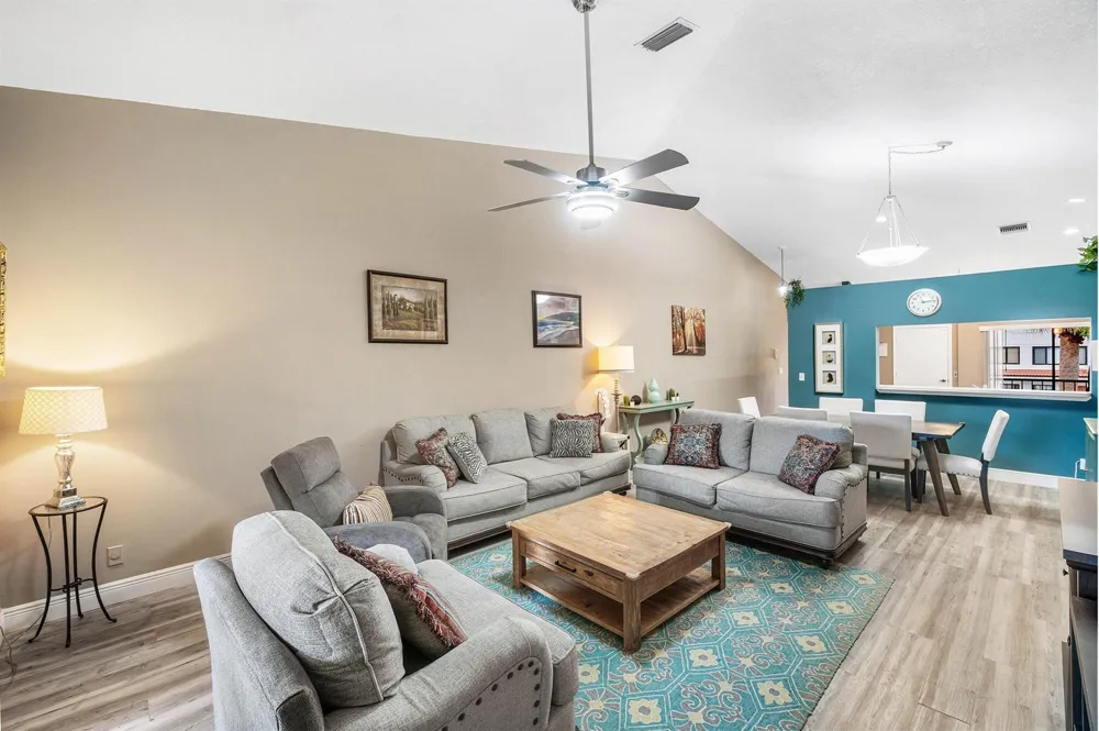 9729 SILLS DRIVE E #201 Boynton Beach, FL 33437