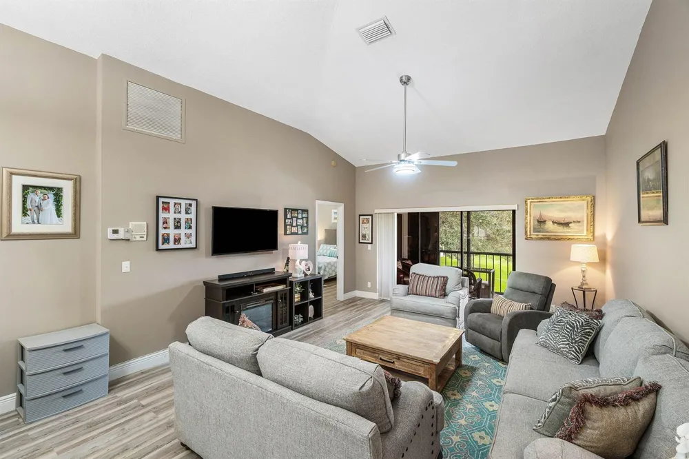 9729 SILLS DRIVE E #201 Boynton Beach, FL 33437