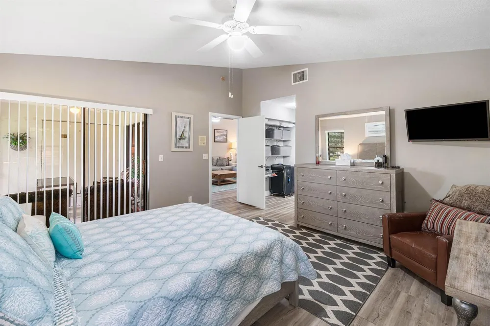 9729 SILLS DRIVE E #201 Boynton Beach, FL 33437