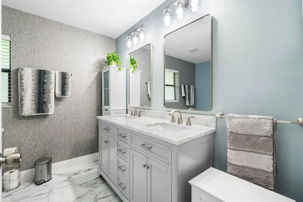 9729 SILLS DRIVE E #201 Boynton Beach, FL 33437