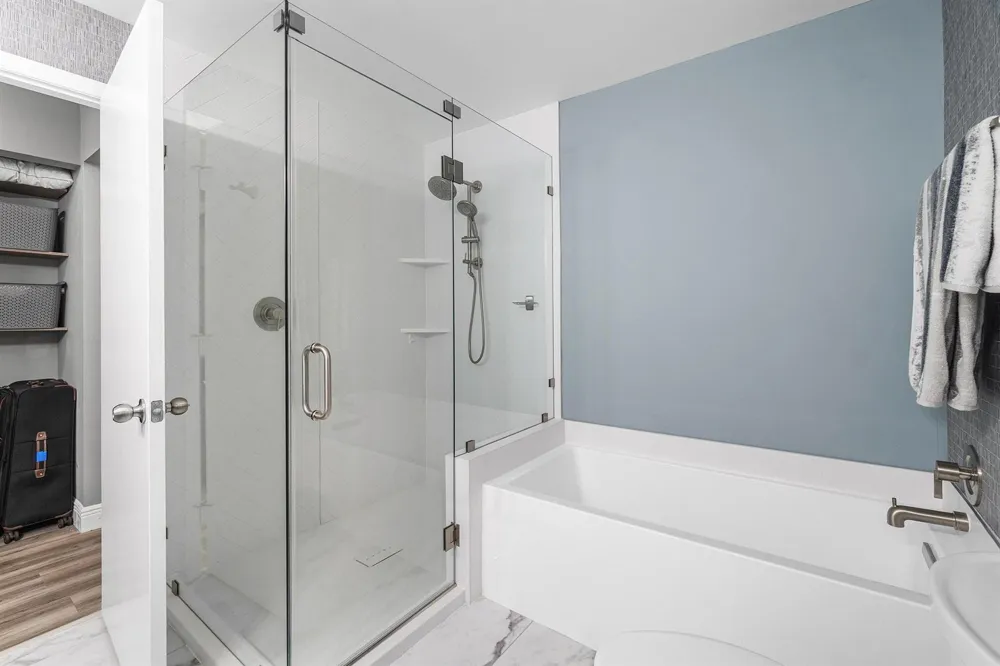 9729 SILLS DRIVE E #201 Boynton Beach, FL 33437