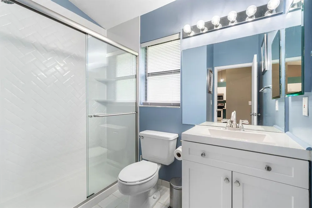 9729 SILLS DRIVE E #201 Boynton Beach, FL 33437