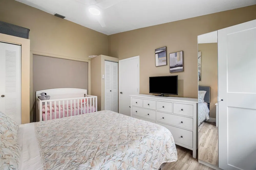 9729 SILLS DRIVE E #201 Boynton Beach, FL 33437