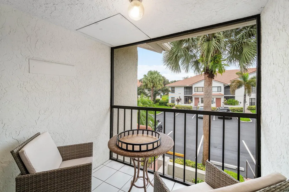 9729 SILLS DRIVE E #201 Boynton Beach, FL 33437
