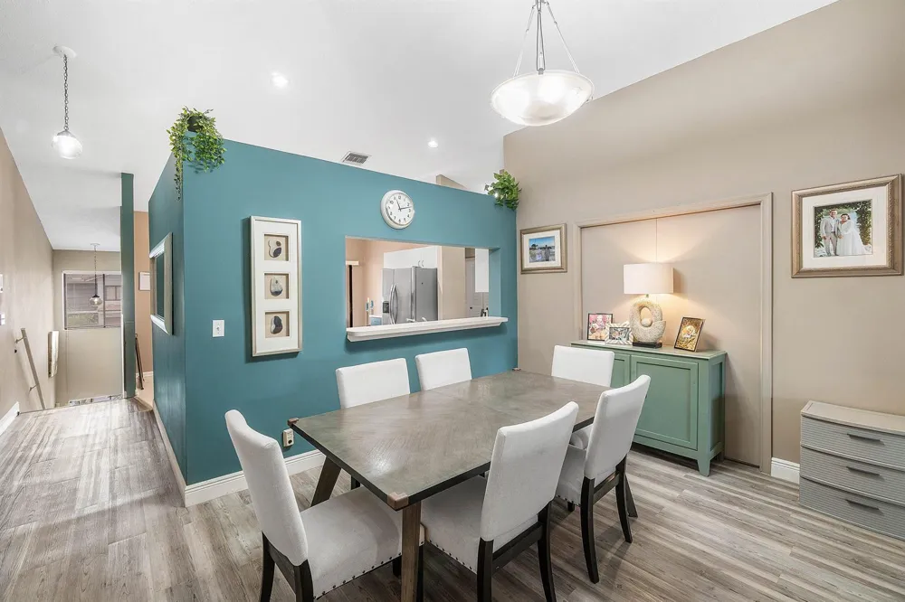 9729 SILLS DRIVE E #201 Boynton Beach, FL 33437