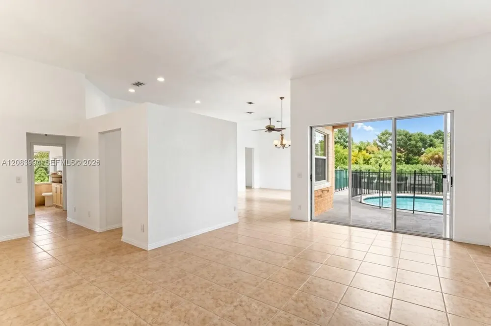 10989 NW 56th Ct #N/A Coral Springs, FL 33076