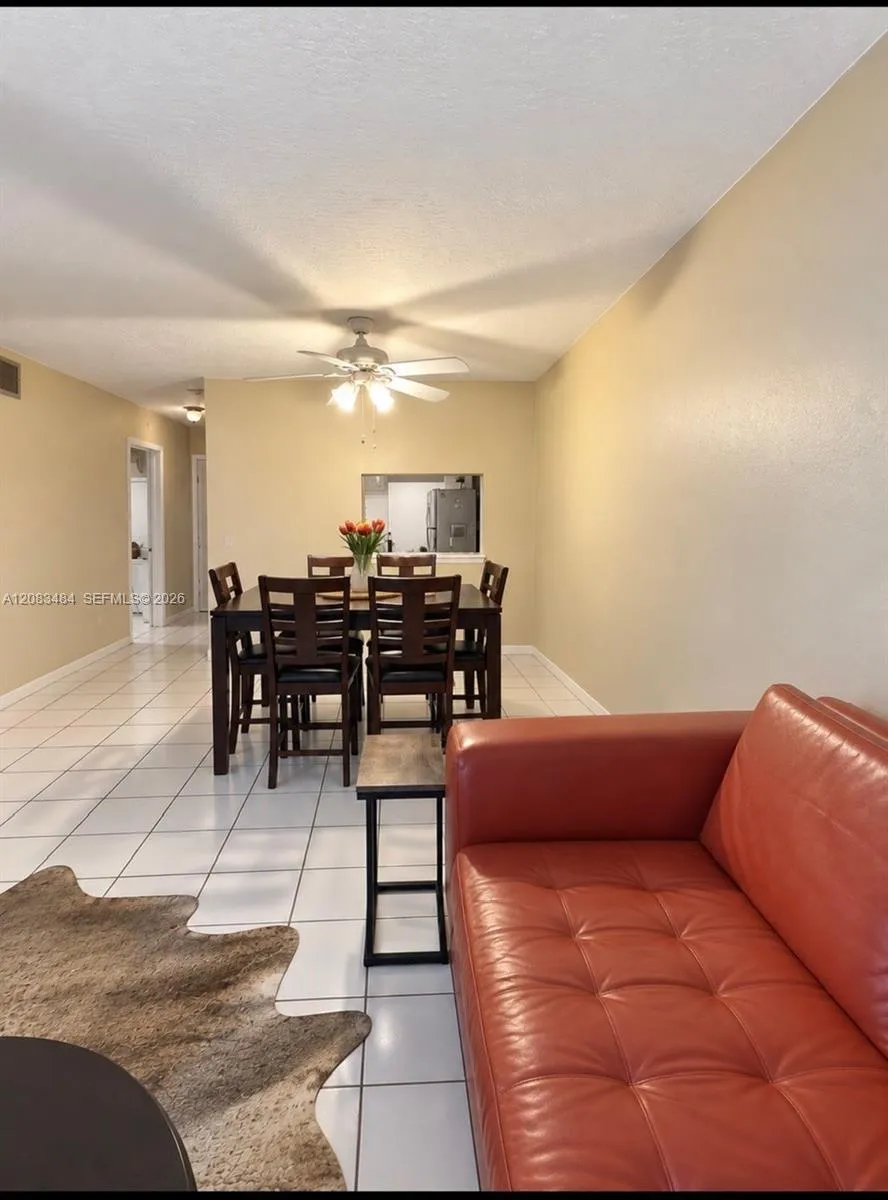 9631 SW 77 AV #101 C Miami, FL 33156