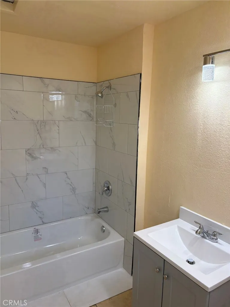 2325 Verde Bakersfield, CA 93304