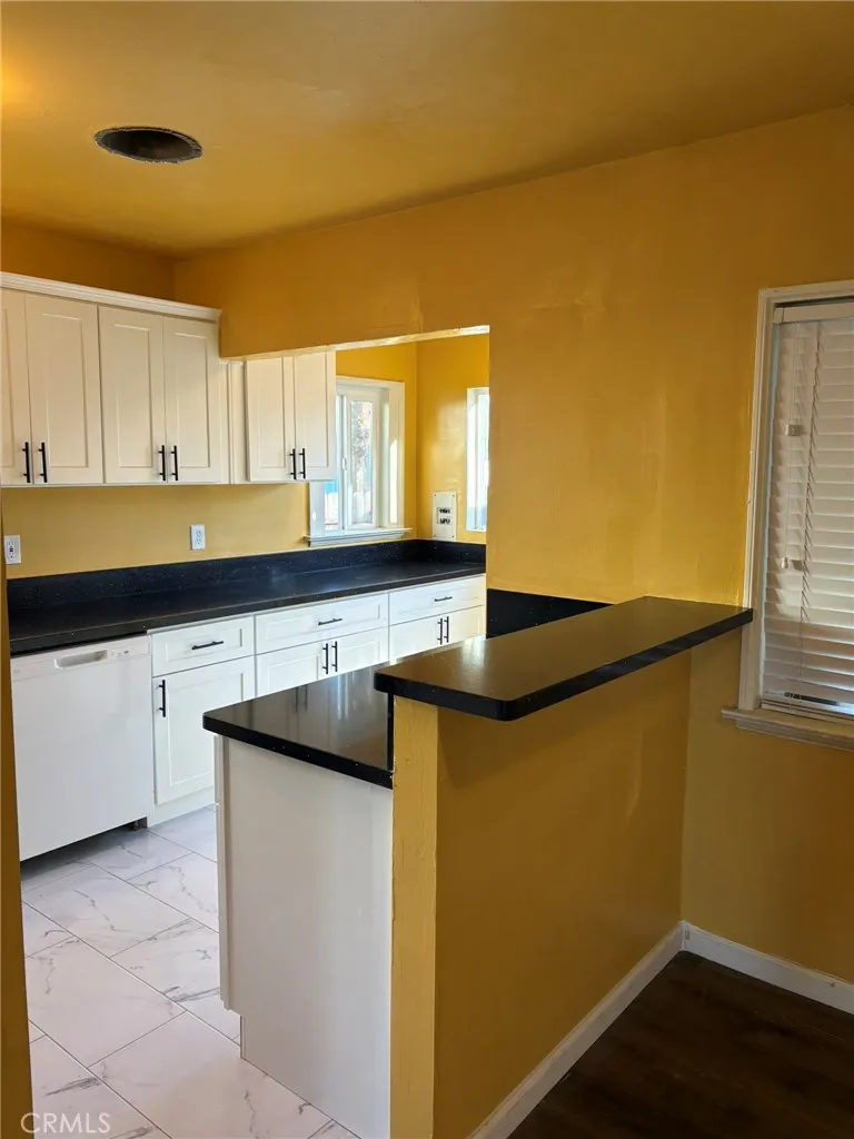 2325 Verde Bakersfield, CA 93304