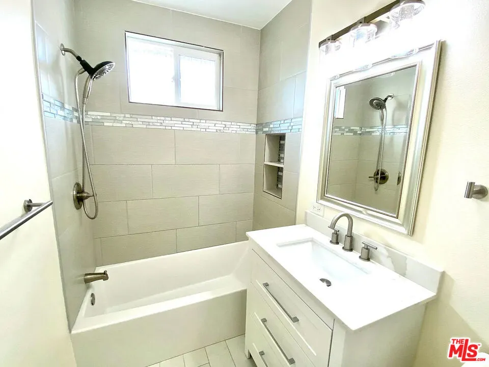 18515 Doty Avenue Torrance, CA 90504