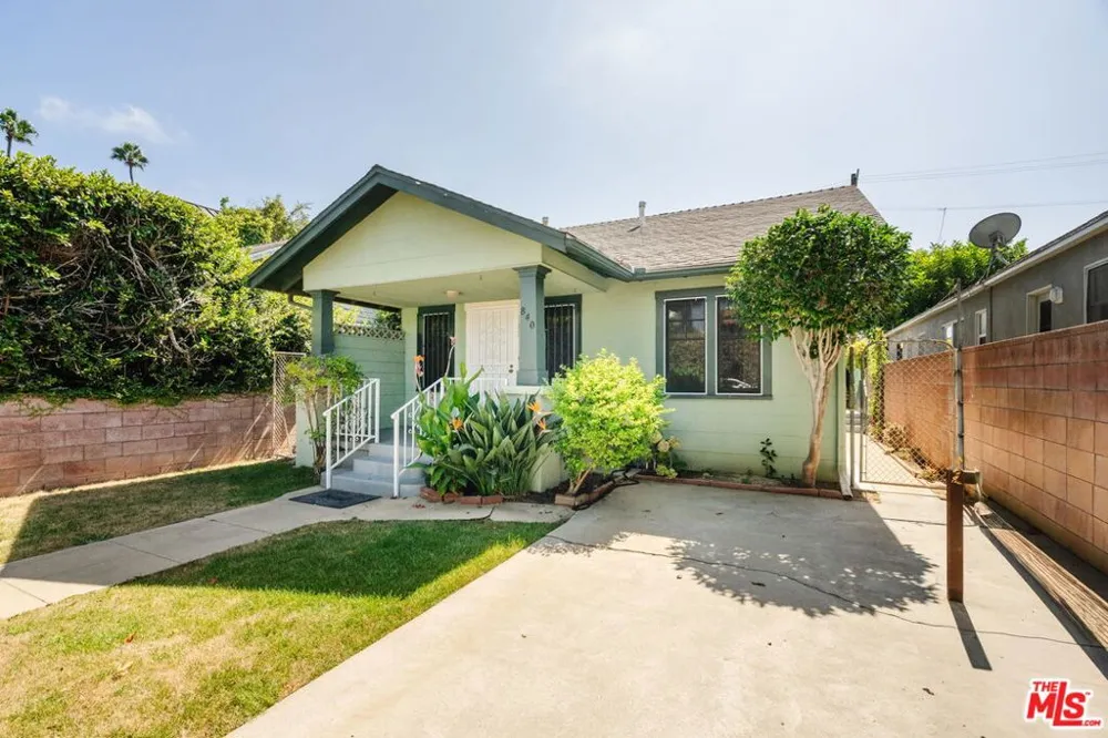 840 Milwood Avenue Los Angeles, CA 90291
