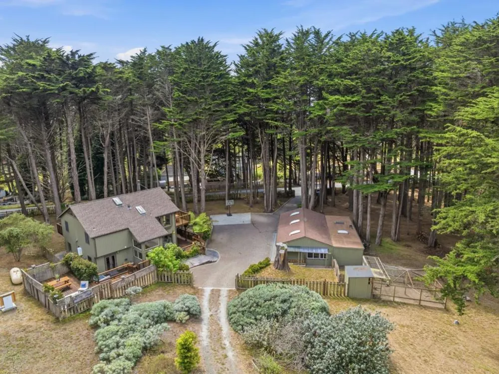 1441 Alamo Street Montara, CA 94037