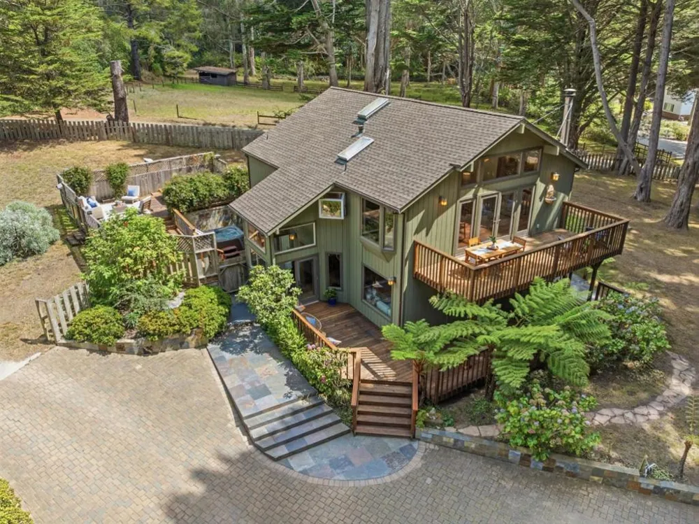1441 Alamo Street Montara, CA 94037