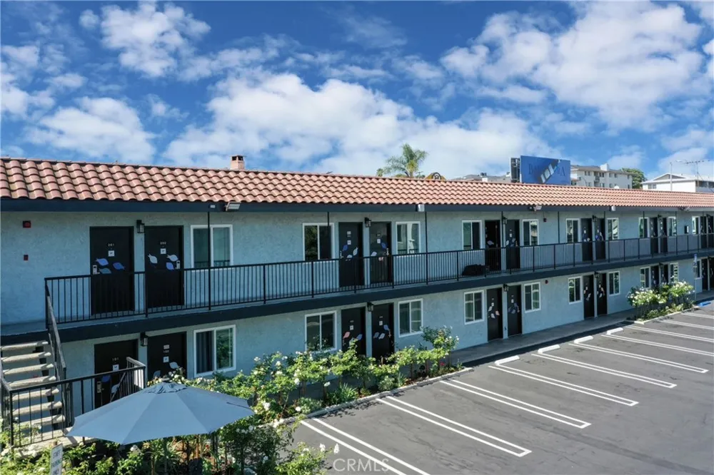 1404 Pacific Coast Hwy Harbor City, CA 90710