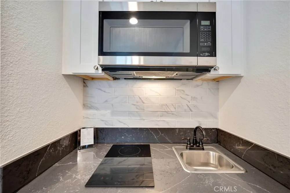 1404 Pacific Coast Hwy Harbor City, CA 90710