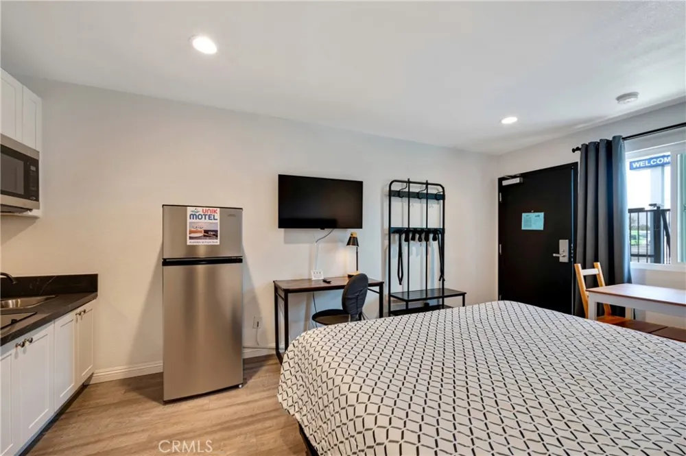 1404 Pacific Coast Hwy Harbor City, CA 90710