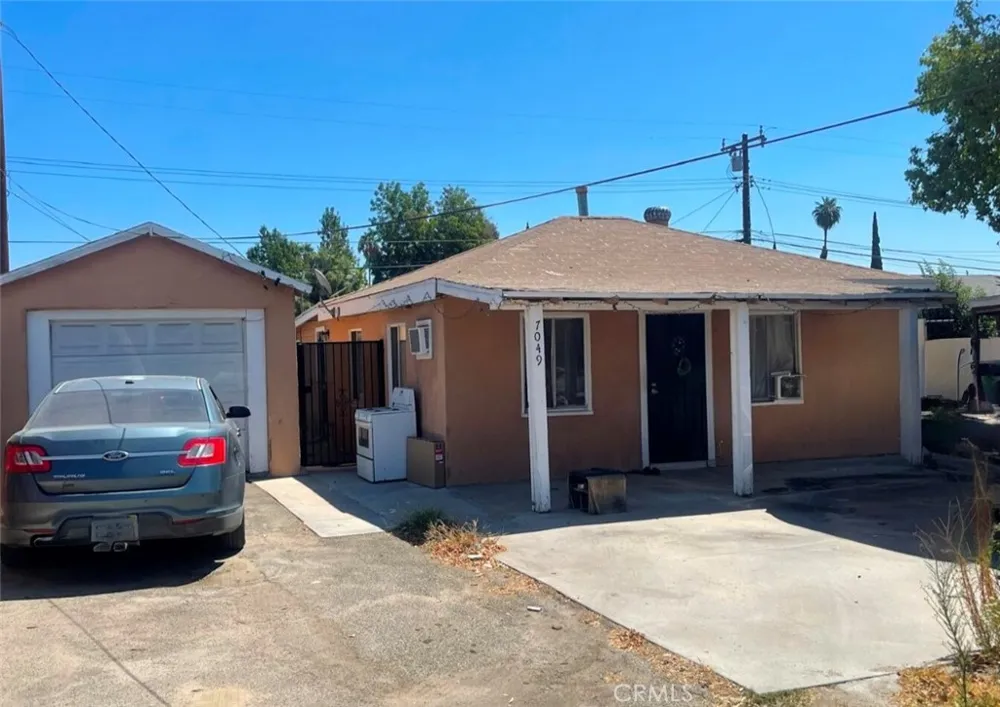 7047 Dwight Way Way San Bernardino, CA 92404