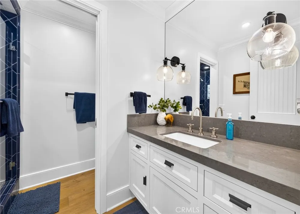 1228 W Oceanfront Newport Beach, CA 92661