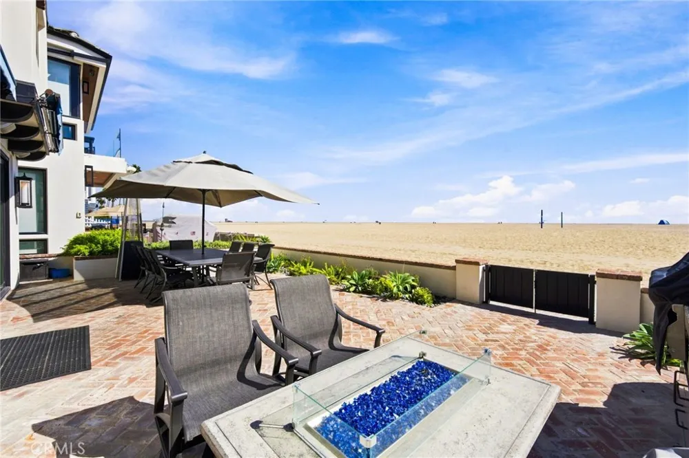 1228 W Oceanfront Newport Beach, CA 92661