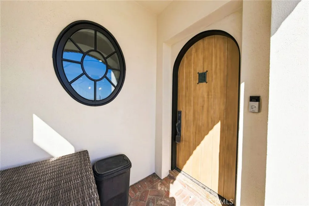 1228 W Oceanfront Newport Beach, CA 92661