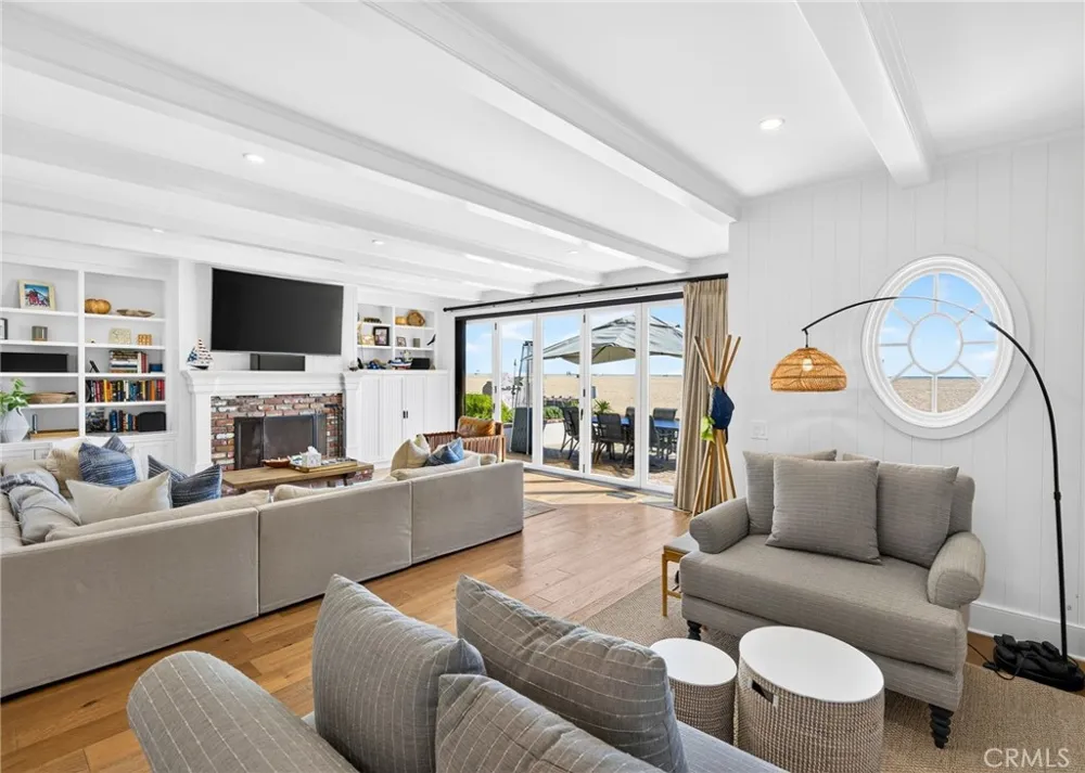1228 W Oceanfront Newport Beach, CA 92661