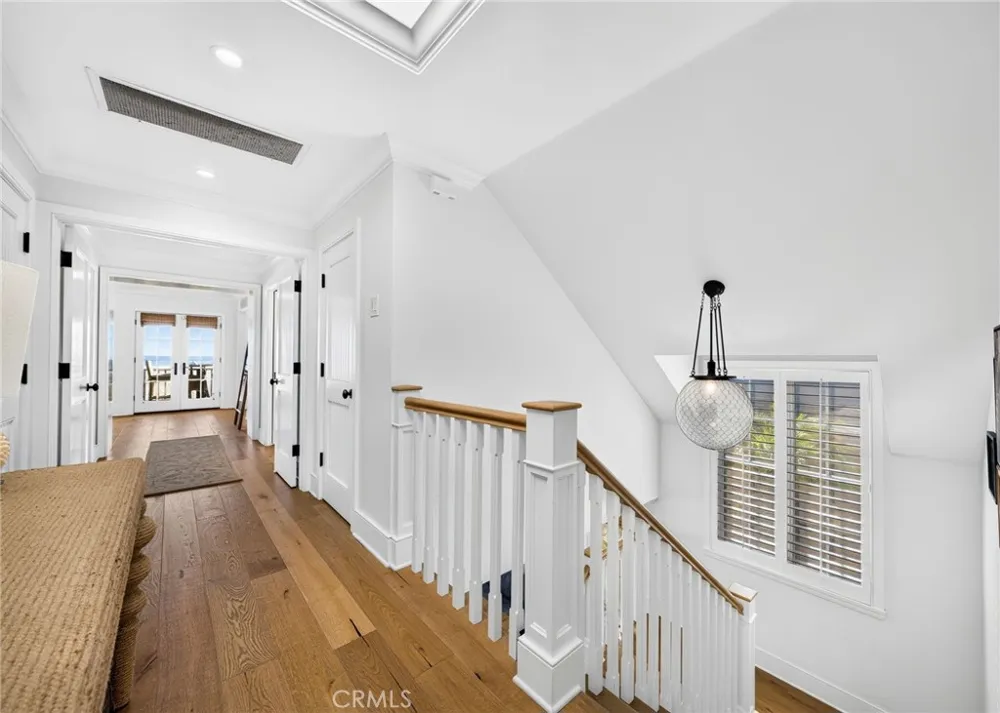 1228 W Oceanfront Newport Beach, CA 92661