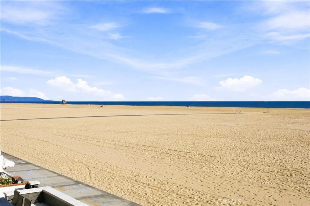 1228 W Oceanfront Newport Beach, CA 92661