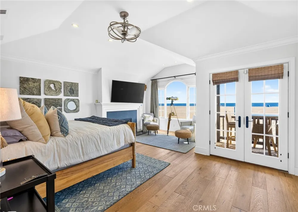 1228 W Oceanfront Newport Beach, CA 92661