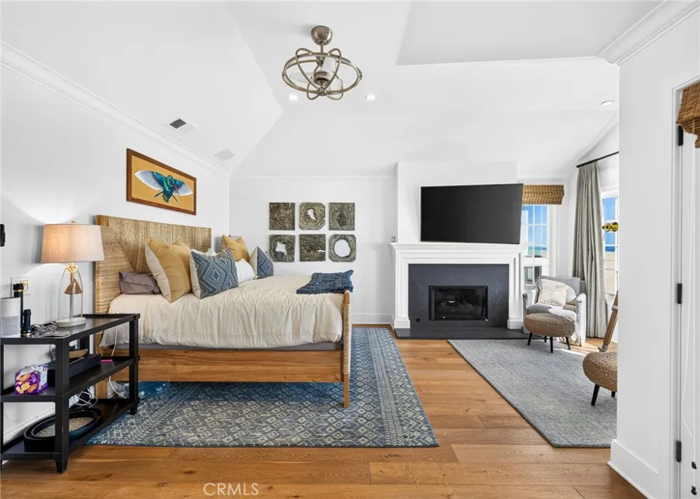 1228 W Oceanfront Newport Beach, CA 92661