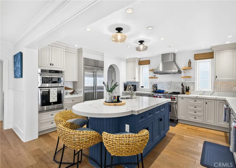 1228 W Oceanfront Newport Beach, CA 92661