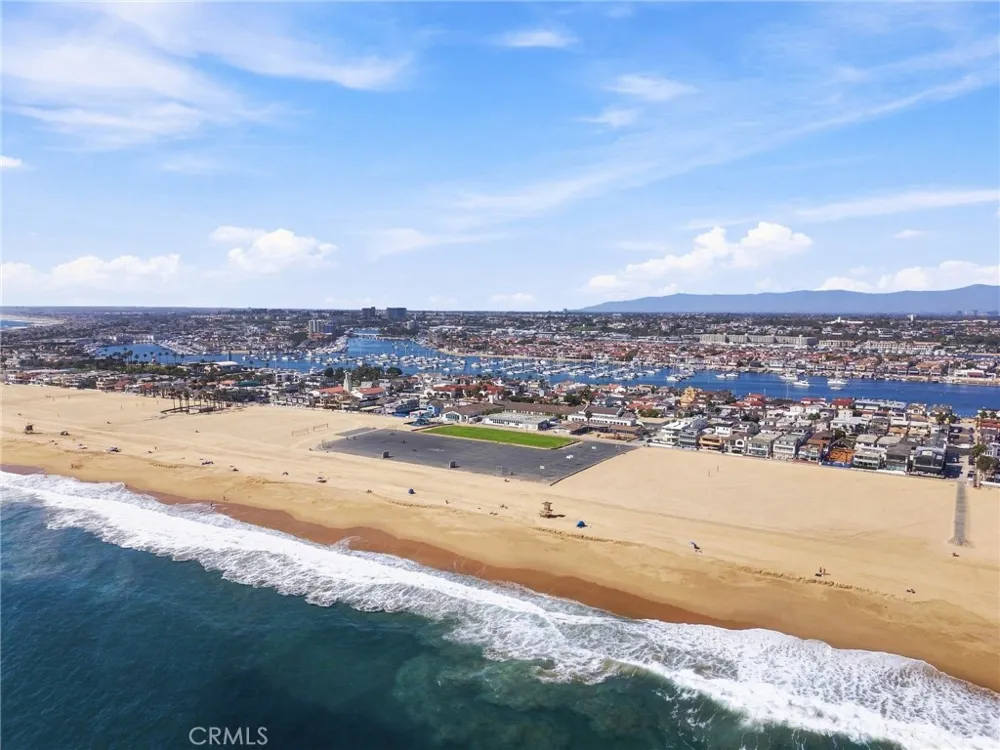 1228 W Oceanfront Newport Beach, CA 92661