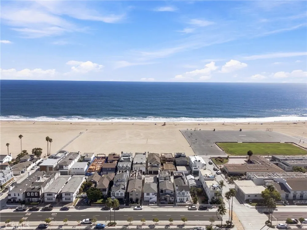 1228 W Oceanfront Newport Beach, CA 92661