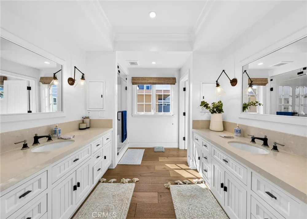 1228 W Oceanfront Newport Beach, CA 92661