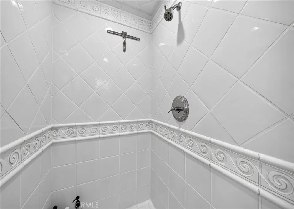 1228 W Oceanfront Newport Beach, CA 92661