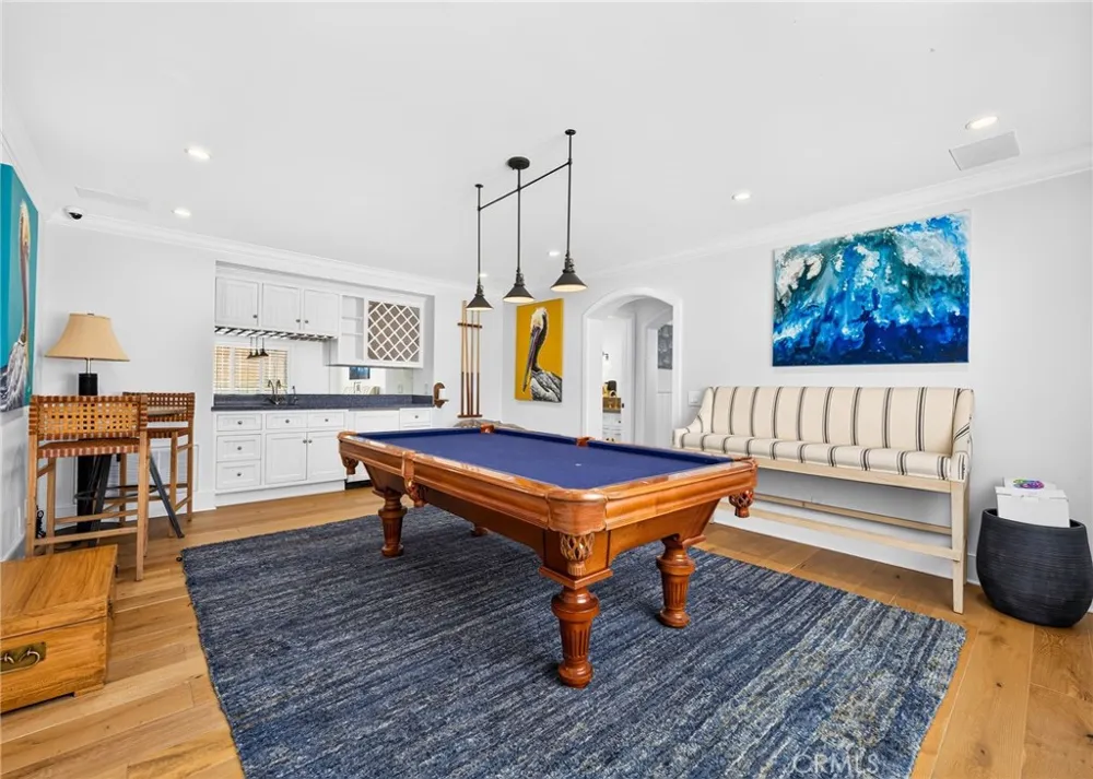 1228 W Oceanfront Newport Beach, CA 92661
