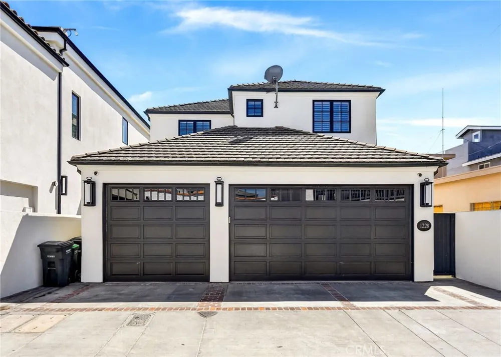 1228 W Oceanfront Newport Beach, CA 92661