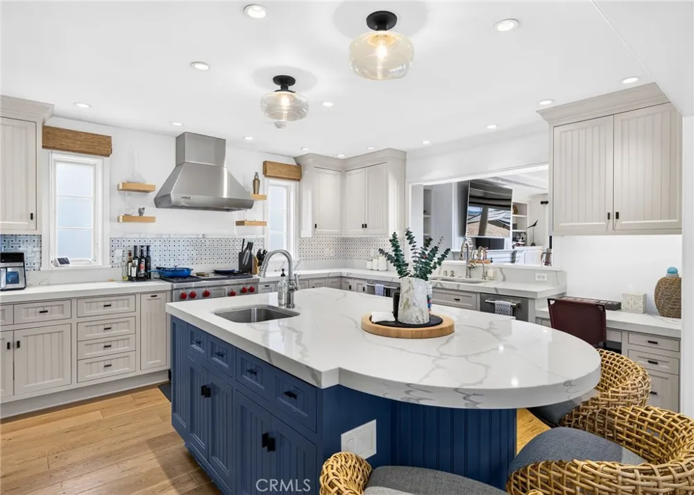 1228 W Oceanfront Newport Beach, CA 92661